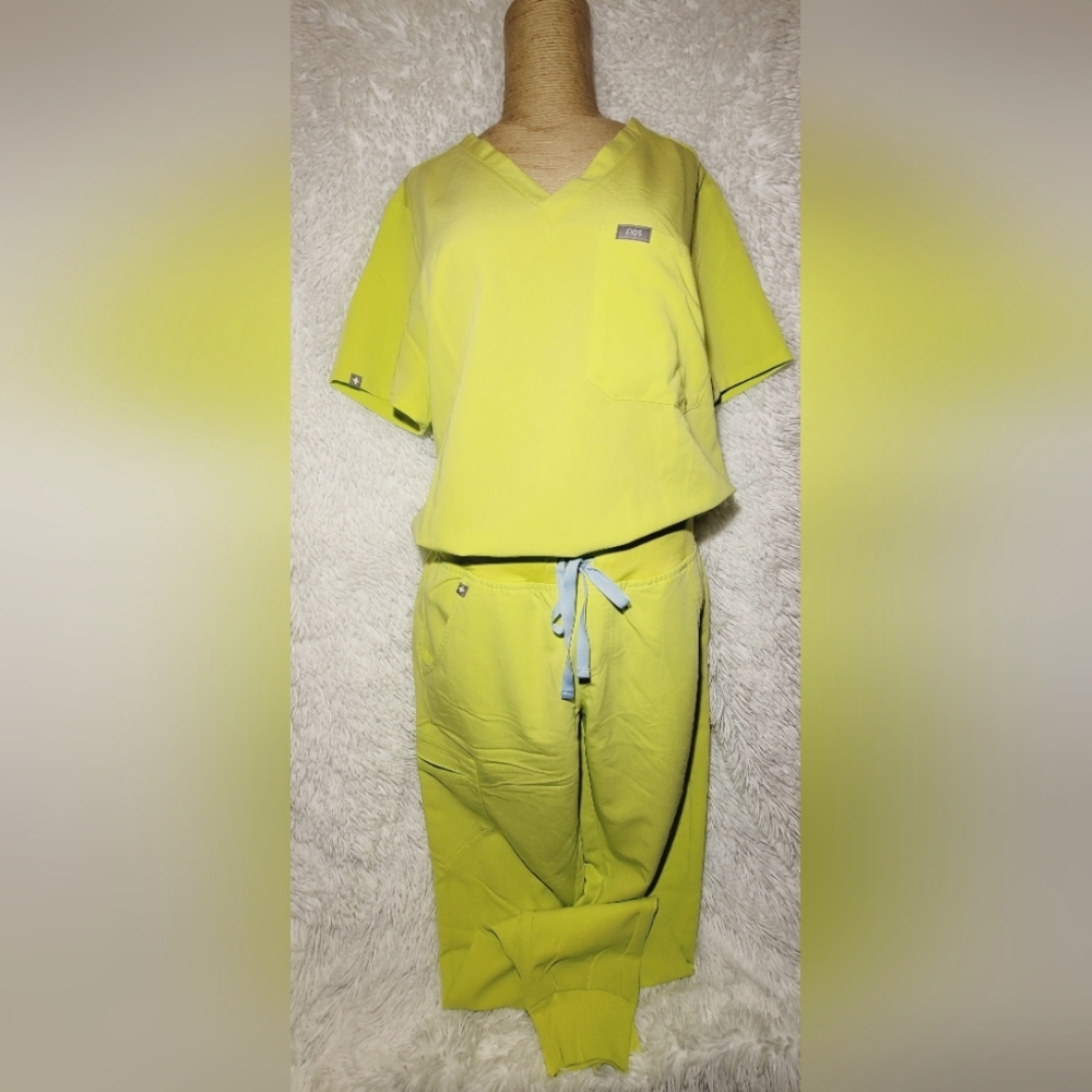 Figs Catatina Scrub Top Large Zamora Jogger Medium